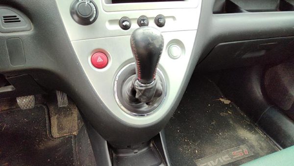04 Civic Hatchback Si Floor Shifter Lever Wth Cables 5 Speed Manual Transmission — photo 1