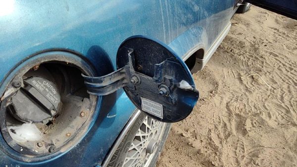 88-91 Olds Cutlass Calais Fuel Tank Door With Hinge Gas Lid Filler Blue 2 Door — photo 5