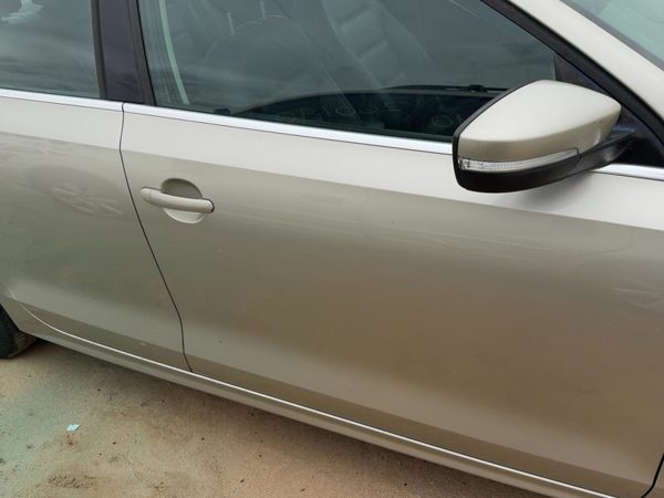 2014 Volkswagen Jetta Front Door RH Beige — photo 3