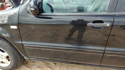 1999 Mercedes-Benz ML320 Front Door LH