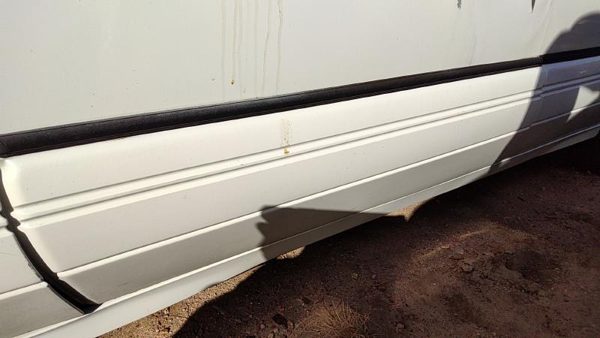 92-99 Pontiac Bonneville Driver Left Front Moulding From Door Trim Strip White — photo 3