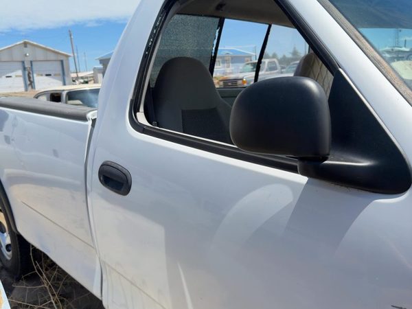 2003 Ford F-150 Front Door RH White — photo 2