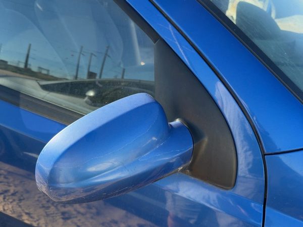 04-05 Chevy Aveo Passenger Right Manual Side Mirror Door Mounted Oem Blue 33U — photo 2