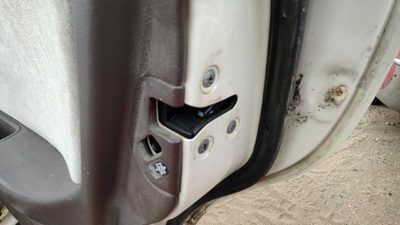 1991-1994 Infinity G20 Passenger Right Rear Door Latch With Rods/Cables Oem Back