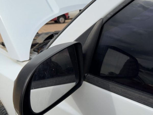 2005-2011 Dodge Dakota Driver Left Manual Side Mirror Door Mounted Oem — photo 3