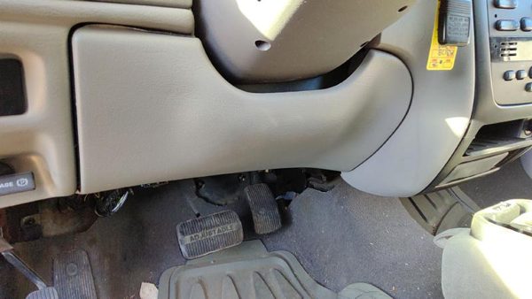2000-2002 Ford Taurus Lower Dash Under Column Knee Bolster Trim Panel Oem Gray — photo 3