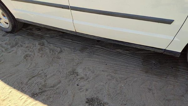 08-20 Dodge Grand Caravan Passenger Right Lower Rocker Panel Moulding Side Skirt — photo 2