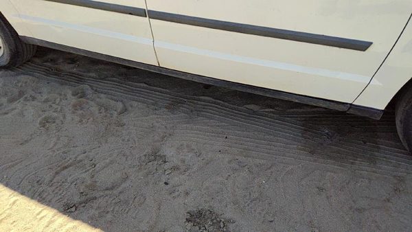 08-20 Dodge Grand Caravan Passenger Right Lower Rocker Panel Moulding Side Skirt — photo 1