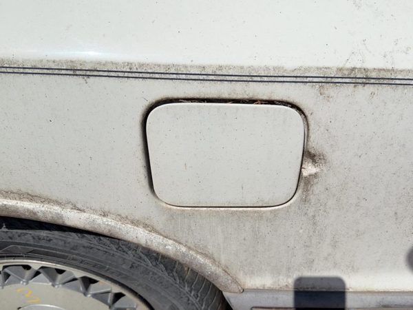 1992-1995 Olds Eighty Eight Fuel Tank Door With Hinge Gas Lid Oem Filler White — photo 1