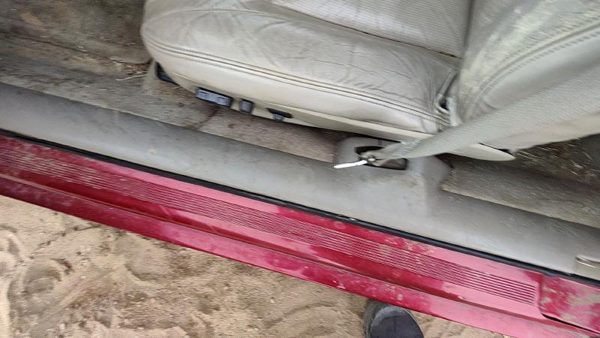 1995-2002 Cadillac Eldorado Driver Left Lower Kick Trim Panel Oem Shale 155 — photo 4