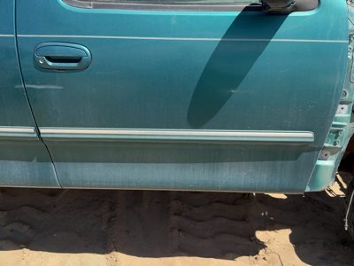 1998 Ford F-150 Front Door RH Pacific Green Ps