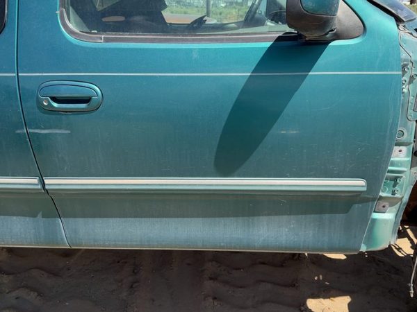 1998 Ford F-150 Front Door RH Pacific Green Ps — photo 3