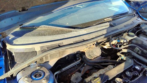 2004-2009 Mazda 3 Windshield Wiper Cowl Vent Trim Panel Oem Cover — photo 4