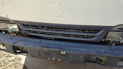 95-07 Isuzu Npr Front Grille Assembly Oem