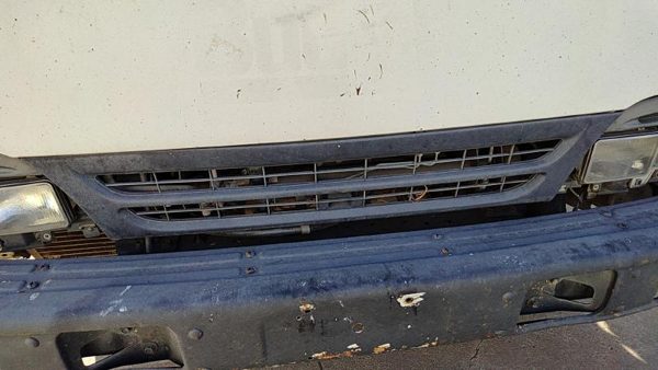 95-07 Isuzu Npr Front Grille Assembly Oem — photo 2