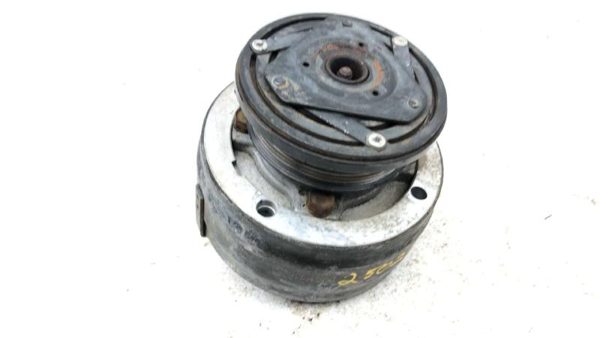 1992-1994 Chevy Suburban Ac Compressor Air Conditioner Pump Assembly Oem 5.7L — photo 4