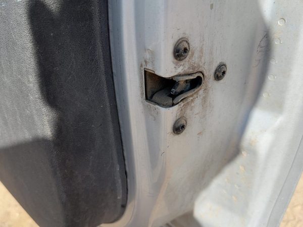 2005-2010 Chevy Cobalt Passenger Right Front Door Latch With Rods/Cables Oem — photo 3
