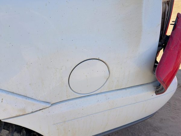 1998 Lincoln Navigator Fuel Tank Door Oxford White Yz — photo 1