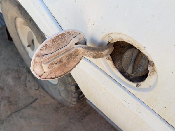 1998 Lincoln Navigator Fuel Tank Door Oxford White Yz — photo 4