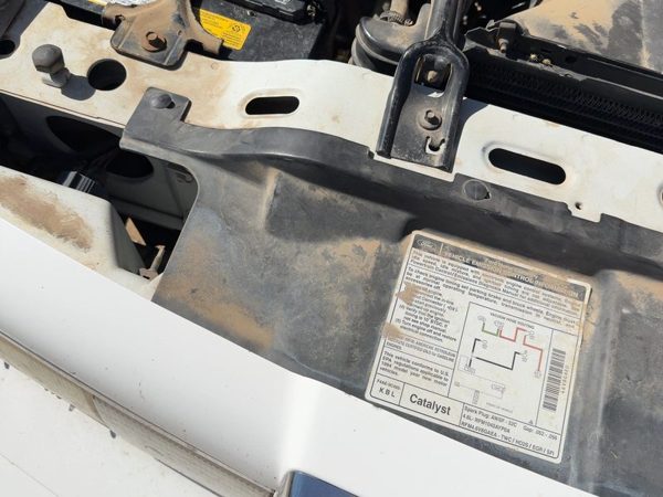 90-94 Lincoln Town Car Top Plastic Cover Above Radiator Support Sight Shield Oem — photo 2