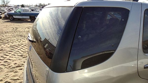 1998-2005 Mercedes Ml350 Passenger Right Rear Moulding On Quarter Panel Oem Gold — photo 1