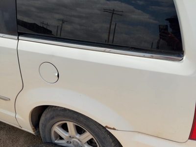 08-16 Chrysler Town and Country Driver Left Quarter Panel Moulding Chrome OEM