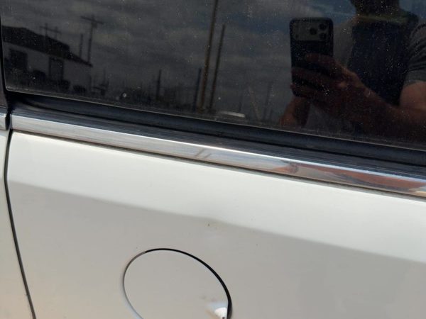 08-16 Chrysler Town and Country Driver Left Quarter Panel Moulding Chrome OEM — photo 2