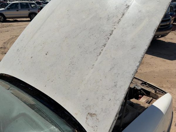 1993 Oldsmobile 88 Hood White — photo 2
