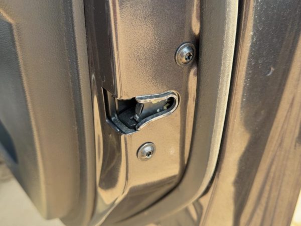 2010-2017 Chevy Equinox Passenger Right Front Door Latch With Rods/Cables Oem — photo 3
