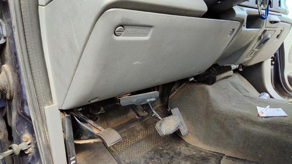 2003-2004 F350 Powerstroke Lower Dash Under Column Knee Bolster Trim Panel Gray — photo 2