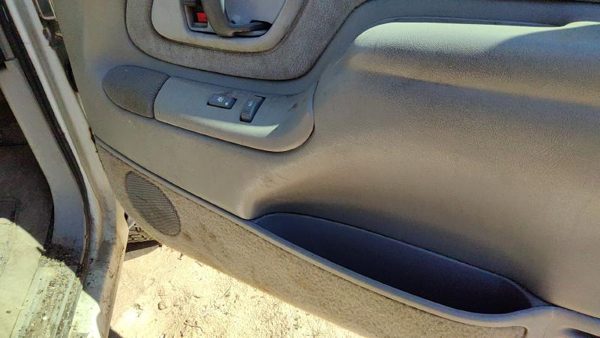 95 Chevy Silverado 1500 Passenger Right Front Door Trim Panel With Switches Gray — photo 6