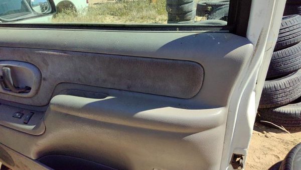 95 Chevy Silverado 1500 Passenger Right Front Door Trim Panel With Switches Gray — photo 2