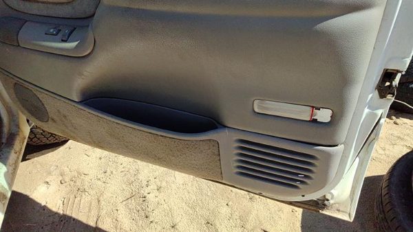 95 Chevy Silverado 1500 Passenger Right Front Door Trim Panel With Switches Gray — photo 7