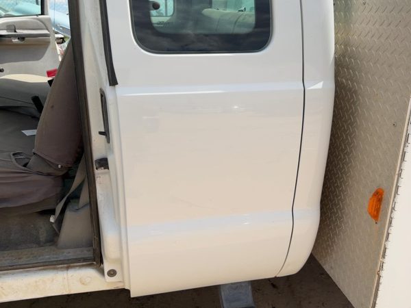 2005 Ford F350 Rear Door LH White — photo 2