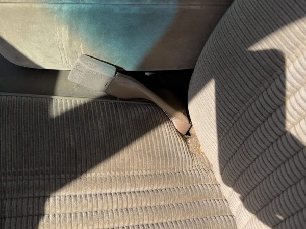 1989-1996 Buick Century Driver Left Front Seat Belt Buckle Receiver Oem Tan — photo 1