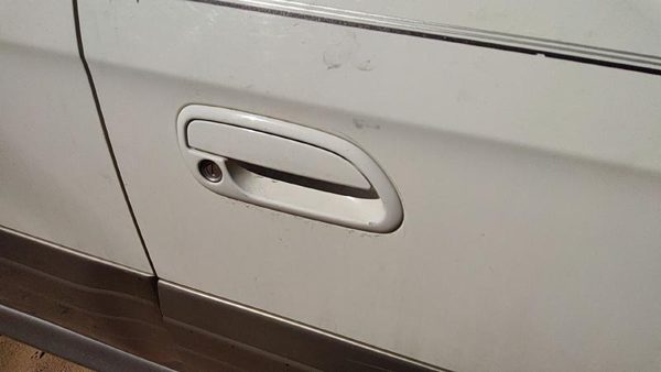 2000-2004 Legacy Outback Passenger Right Front Outside Door Handle Oem White 8Y3 — photo 4
