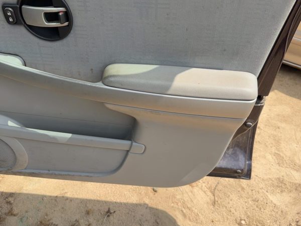 05-06 Equinox Passenger Right Front Door Trim Panel With Switches Light Gray 14B — photo 2