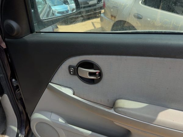 05-06 Equinox Passenger Right Front Door Trim Panel With Switches Light Gray 14B — photo 5