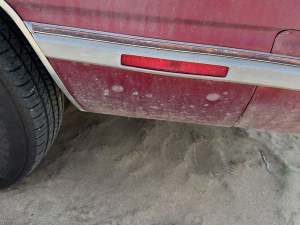 1986-1988 Olds 88 Driver Left Rear Moulding On Quarter Panel Oem — photo 4