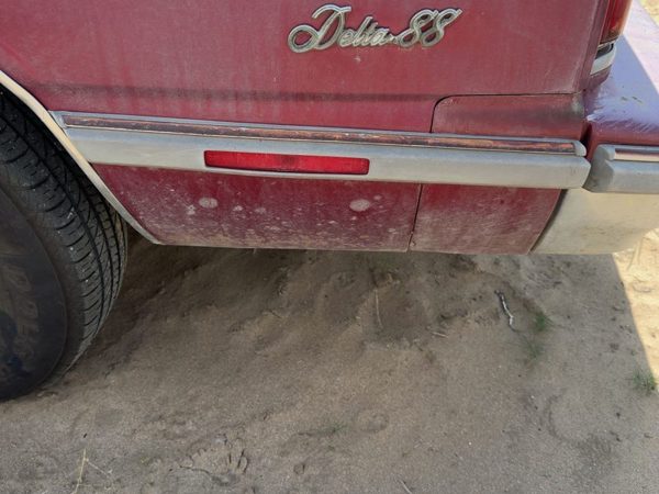 1986-1988 Olds 88 Driver Left Rear Moulding On Quarter Panel Oem — photo 1