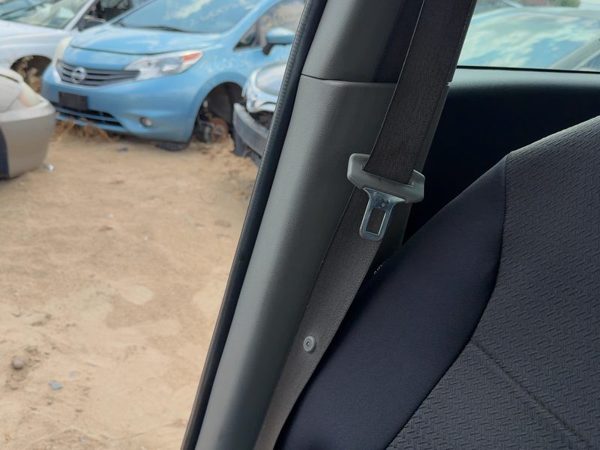05-09 Chevy Equinox Passenger Right Lower B-Pillar Trim Panel Light Gray 14B — photo 2