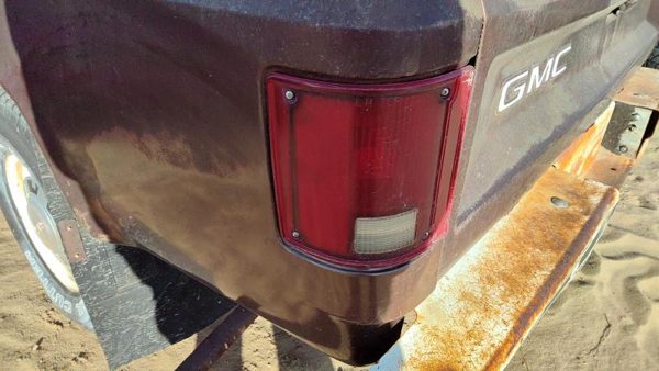 1973-1991 Gmc Sierra C3500 Driver Left Tail Light Brake Lamp Oem Rear 05965772 — photo 3