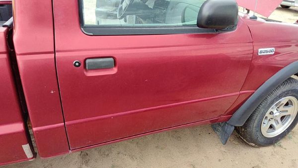 1999 Mazda B2500 Front Door RH Red Fl — photo 4