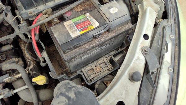2000-04 Focus Station Wagon Complete Battery Box Mount Tray Hold Down 2.0L Dohc — photo 6