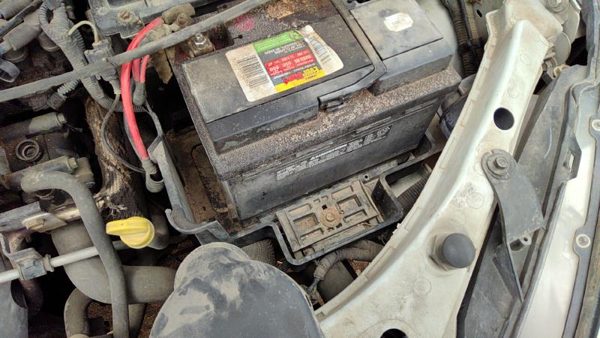 2000-04 Focus Station Wagon Complete Battery Box Mount Tray Hold Down 2.0L Dohc — photo 5