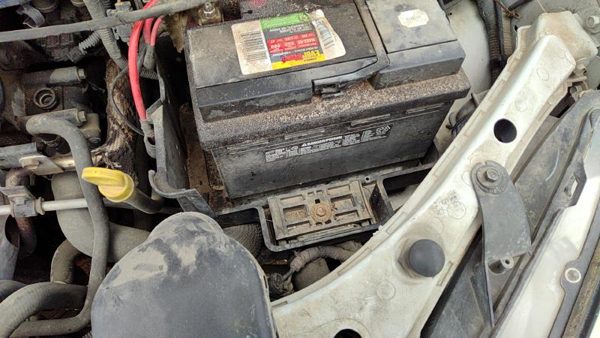 2000-04 Focus Station Wagon Complete Battery Box Mount Tray Hold Down 2.0L Dohc — photo 3