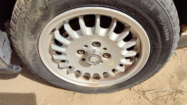 1987-1991 Bmw 325I 14" Aluminum Wheel Oem Factory Rim Silver 14X6 #4 1125688 — photo 2