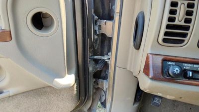 1999 Buick Park Avenue Front Door Hinge LH