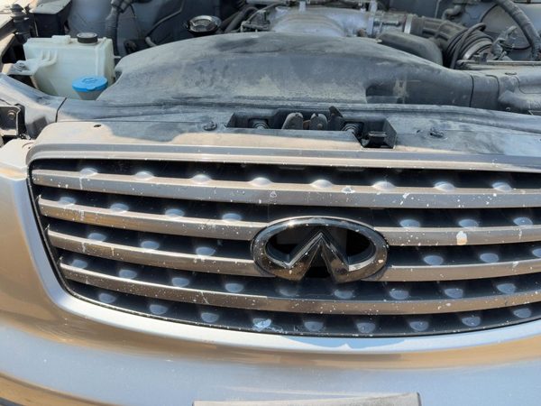 2003-2005 Infinity Fx45 Front Grille Assembly Oem 62310Cg000 — photo 4