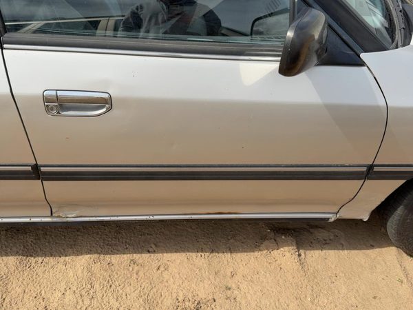 1990 Subaru Legacy Front Door RH Silver — photo 1